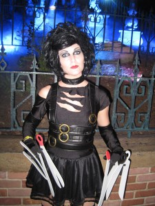 Shauna as "Miss Scissorhands" outside the Haunted Mansion